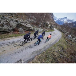 FIETSJAS VOOR HEREN RC100 MET LANGE MOUWEN WINTER ZWART 20 FIETSJAS VOOR HEREN RC100 MET LANGE MOUWEN WINTER ZWART -WarmeK Kleding Winkel fietsjas voor heren rc100 met lange mouwen winter zwart 8