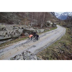 FIETSJAS VOOR HEREN RC100 MET LANGE MOUWEN WINTER ZWART 21 FIETSJAS VOOR HEREN RC100 MET LANGE MOUWEN WINTER ZWART -WarmeK Kleding Winkel fietsjas voor heren rc100 met lange mouwen winter zwart 9