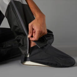 BTWIN Regenbroek Met Geïntegreerde Schoencovers Voor Op De Fiets 540 Heren Zwart -WarmeK Kleding Winkel regenbroek met geintegreerde schoencovers voor op de fiets 540 heren zwart 4