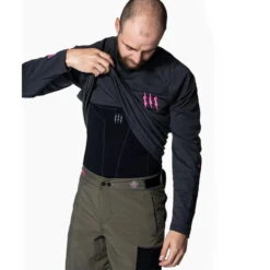 Muc-Off Technische Basislaag - Zwart -WarmeK Kleding Winkel technische basislaag zwart 3